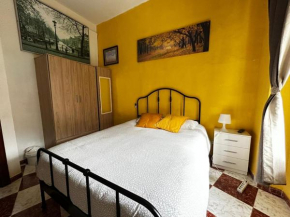 Santa Isabel Low Cost Rooms in private house, Seville